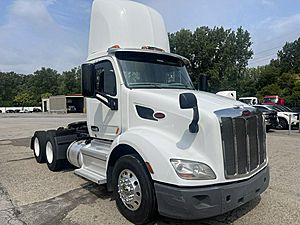 2019 Peterbilt 579 - Day Cab