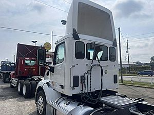 2019 Peterbilt 579 - Day Cab