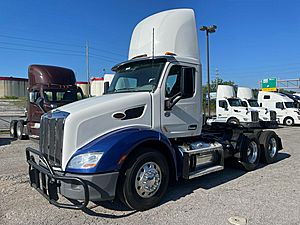 2019 Peterbilt 579 - Day Cab