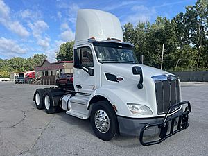 2019 Peterbilt 579 - Day Cab