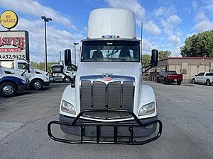 2019 Peterbilt 579 - Day Cab