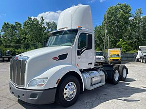 2019 Peterbilt 579 - Day Cab
