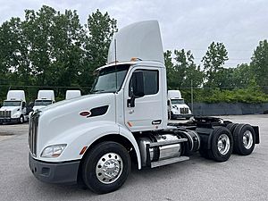 2019 Peterbilt 579 - Day Cab
