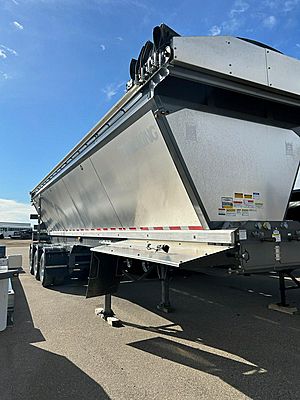 2023 TRAIL KING INDUSTRIES TKLBH334-SPIF - Trailer