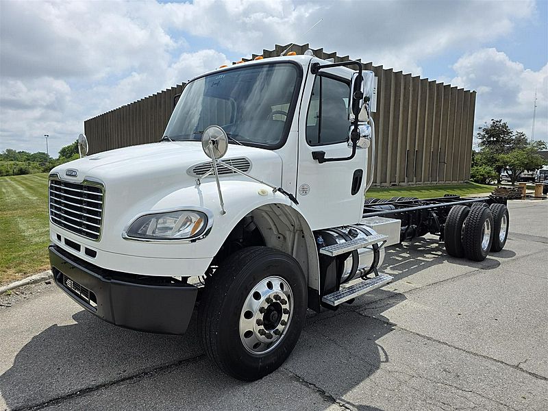 2017 Freightliner M2