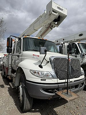 2018 International DuraStar 4300 - Bucket Truck