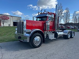 2023 Peterbilt 389