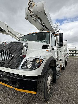 2013 International 7400 - Bucket Truck