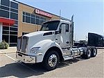 2025 Kenworth T880
