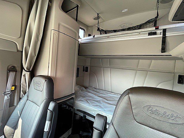 Gangster Peterbilt 579 Interior Sleeper