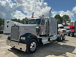 2022 Kenworth W9 Series - Sleeper Truck