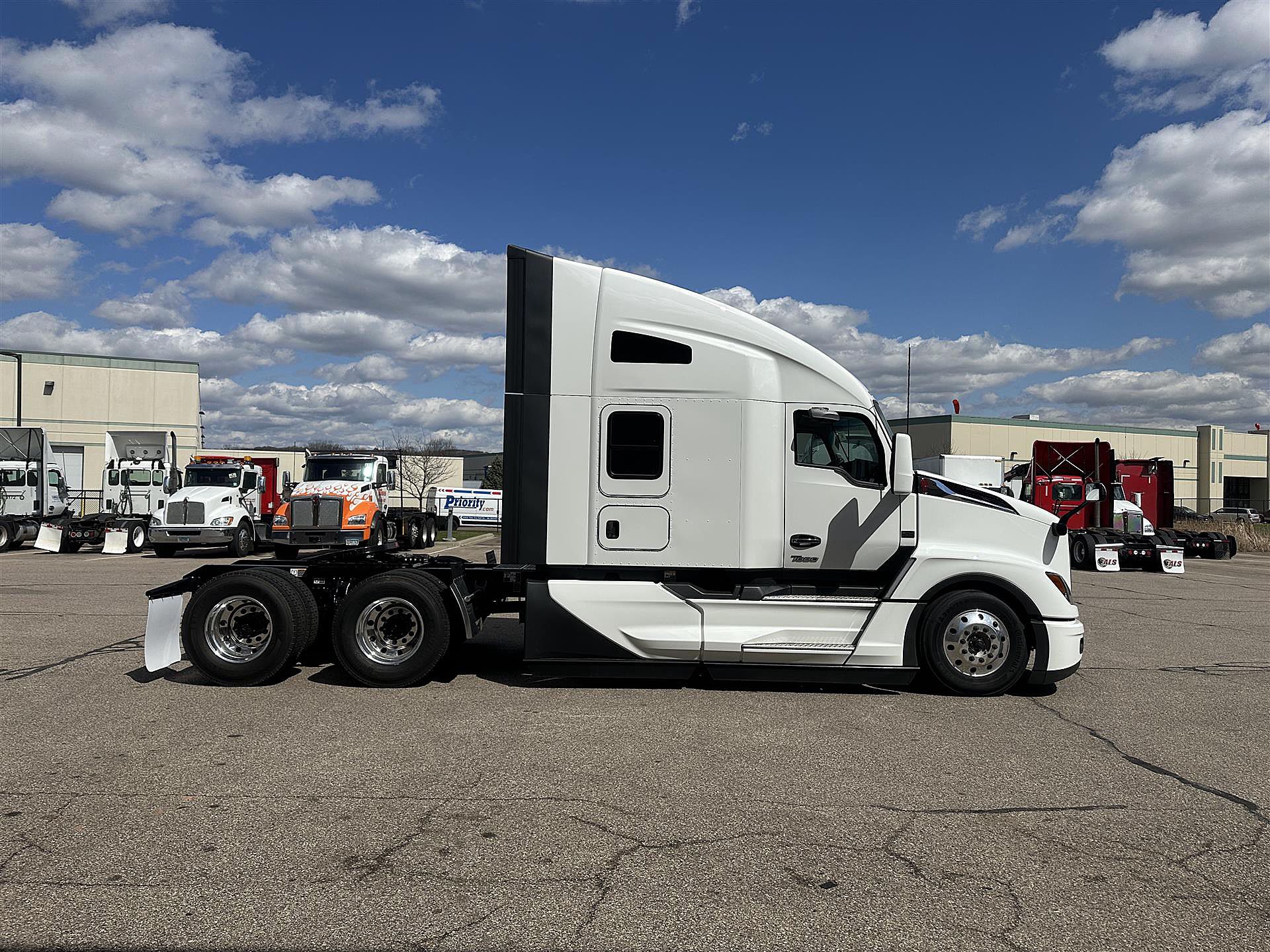 2026 Kenworth T680 For Sale | 76" Sleeper | #TJ194364