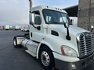 2018 Freightliner Cascadia 113 - Day Cab