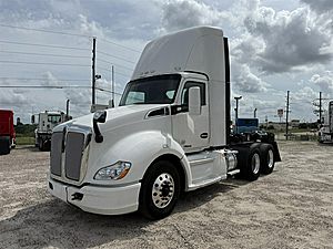 2018 Kenworth T680 - Day Cab
