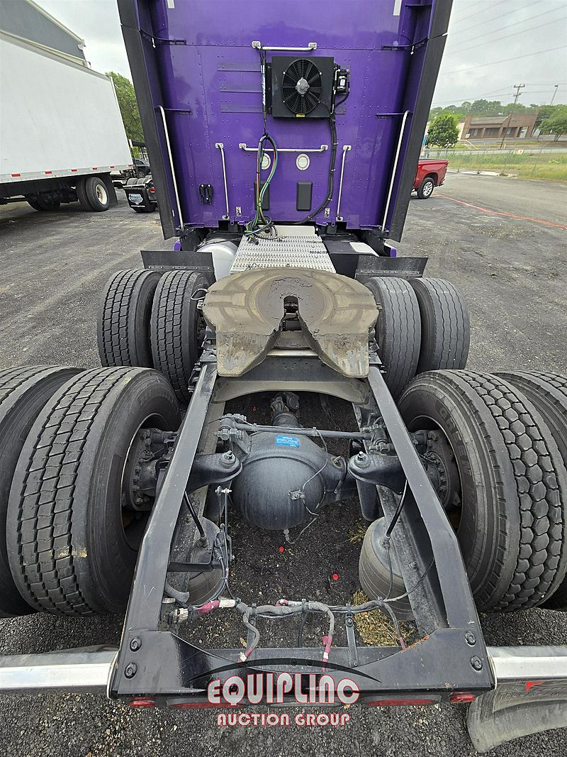 2023 Peterbilt 579