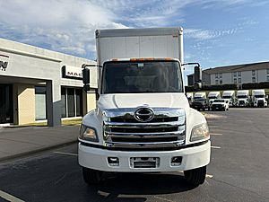 2020 Hino 268 - Box Truck