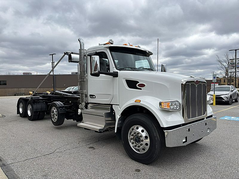 2025 Peterbilt 567