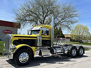 2024 Peterbilt 389 - Day Cab