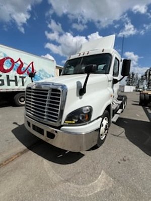 2018 Freightliner Cascadia 125 - Day Cab