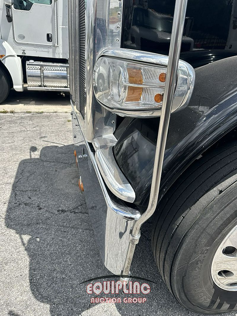 2019 Peterbilt 389