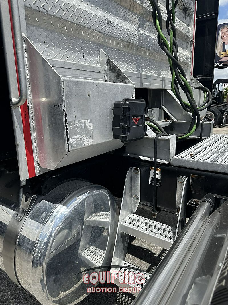 2019 Peterbilt 389