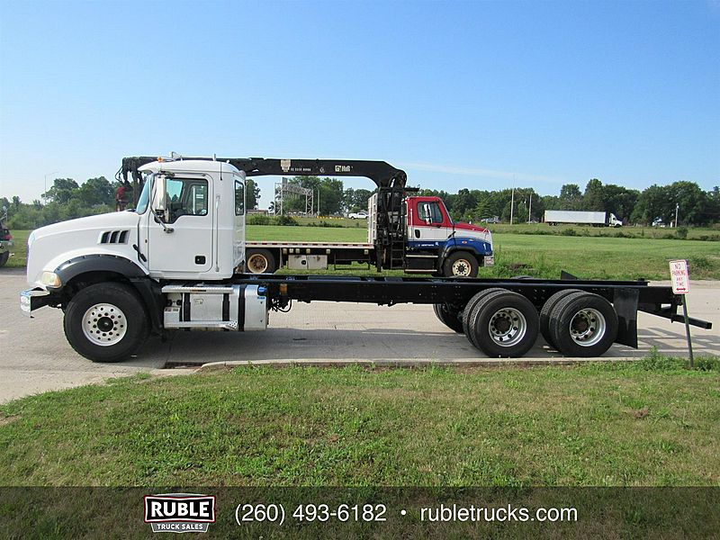 2012 Mack GU813
