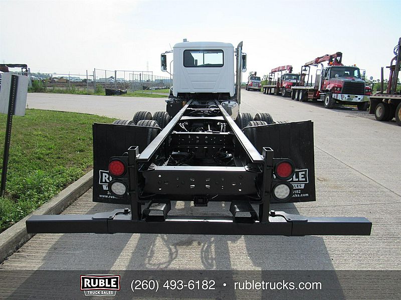2012 Mack GU813