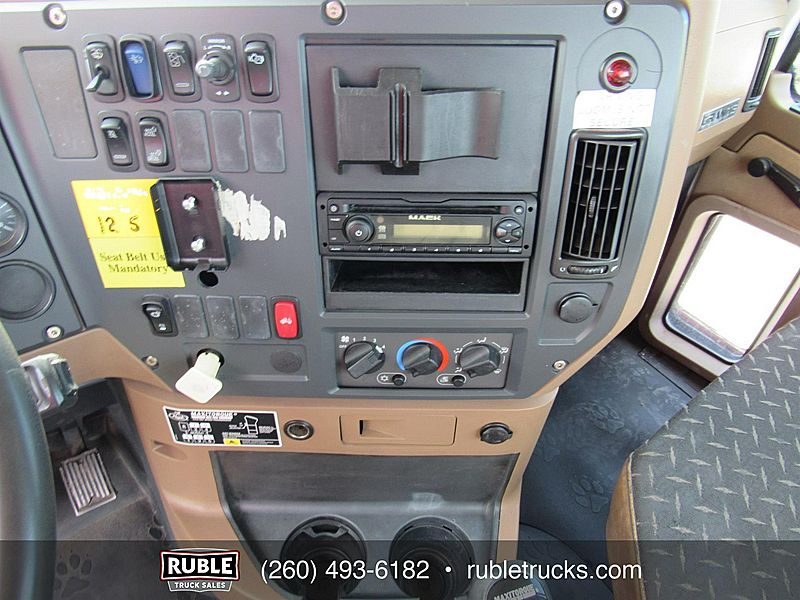 2012 Mack GU813