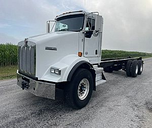 2013 Kenworth T800 - Cab & Chassis
