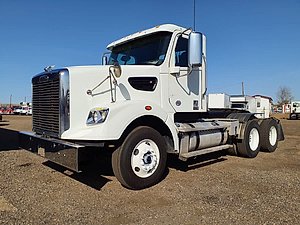2019 Freightliner 122SD - Day Cab