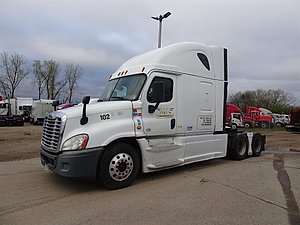 2016 Freightliner Cascadia - Sleeper Truck