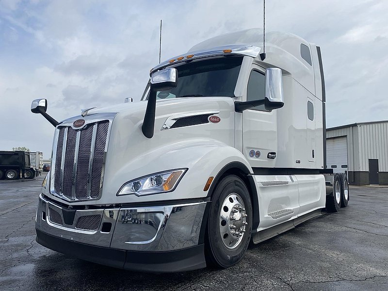 2025 Peterbilt 579