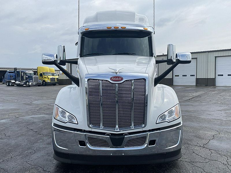 2025-peterbilt-579.3.jpg