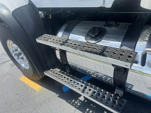 2018 Freightliner 108SD