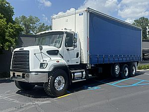 2018 Freightliner 108SD - Curtainside