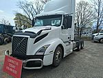 2019 Volvo VNL64T-300
