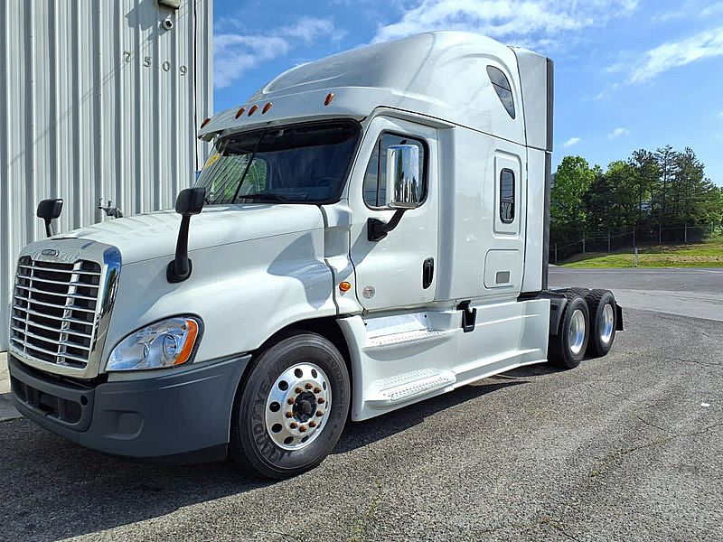 2018 Freightliner CASCADIA 125