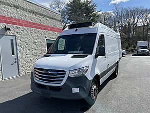 2019 Mercedes-Benz Cascadia F3CA144 - Refrigerated Van
