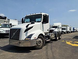 2019 Volvo VNL64T-300