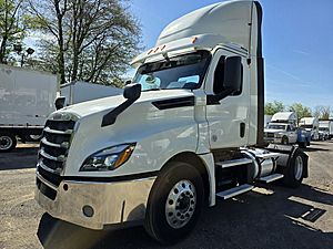 2019 Freightliner Cascadia - Day Cab
