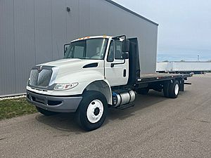 2017 International DuraStar 4300 - Flatbed