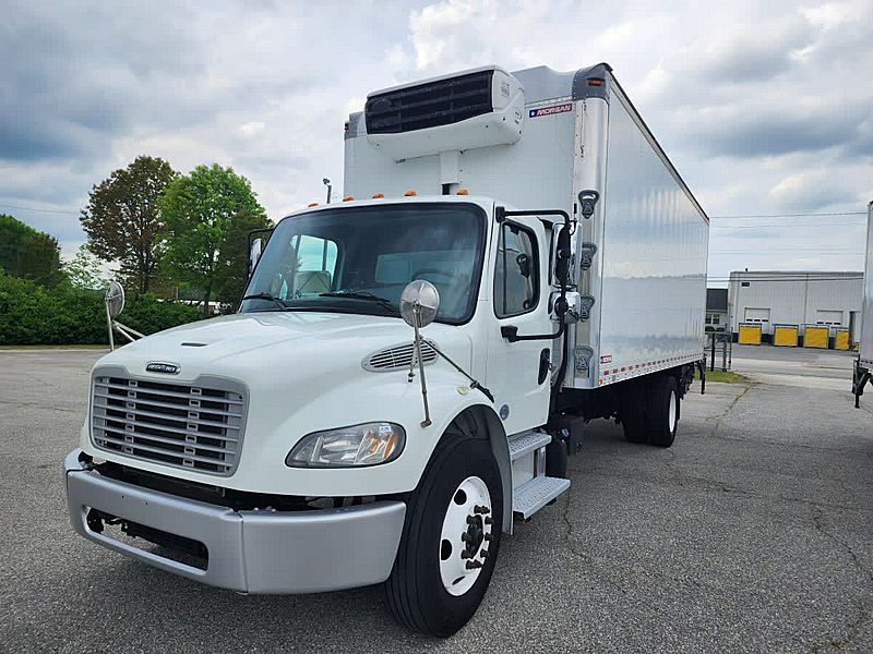 2018 Freightliner M2 106