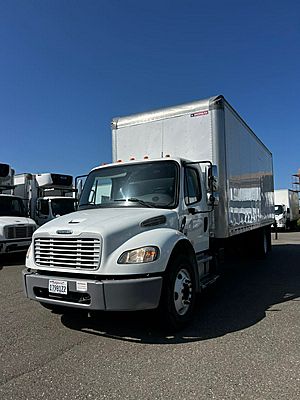 2021 Freightliner M2 106 - Box Van