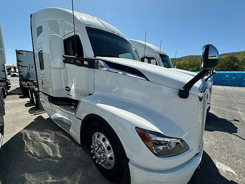 2023 Kenworth T680