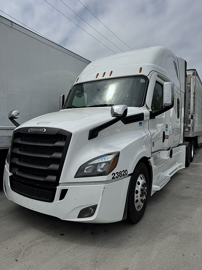 2023 Freightliner Cascadia 126