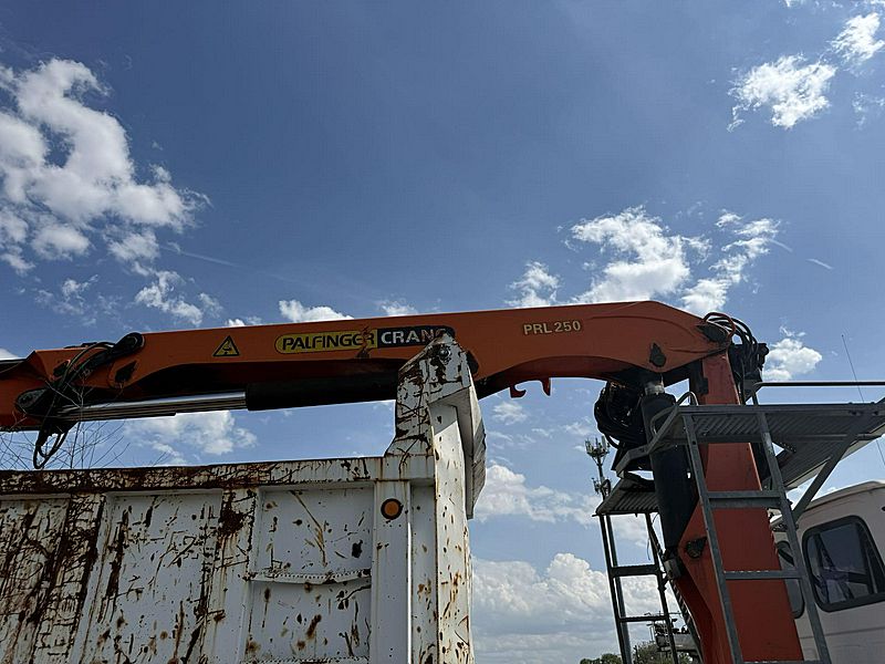 2002 STERLING TRUCK M8500 Acterra