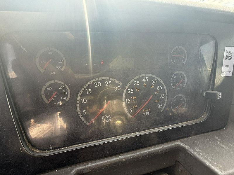 2002 STERLING TRUCK M8500 Acterra