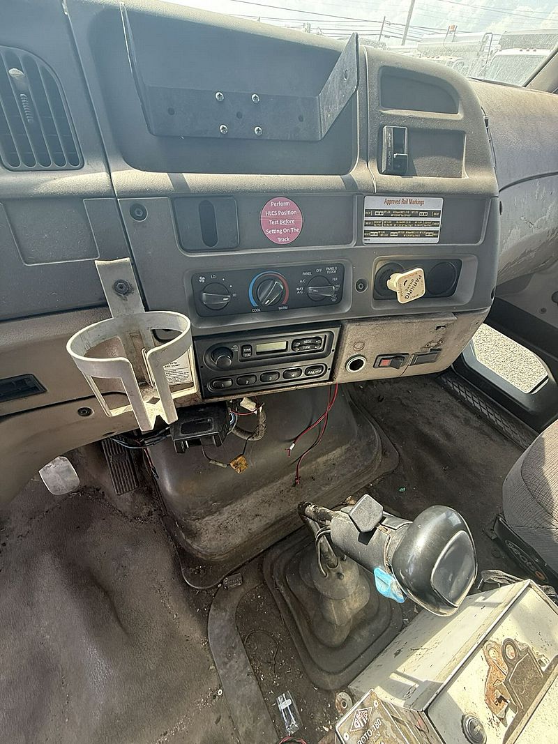 2002 STERLING TRUCK M8500 Acterra