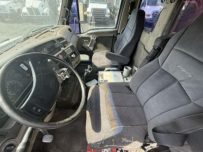 2002 STERLING TRUCK M8500 Acterra