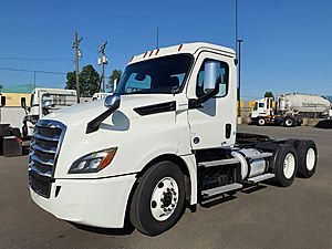2020 Freightliner Cascadia - Day Cab